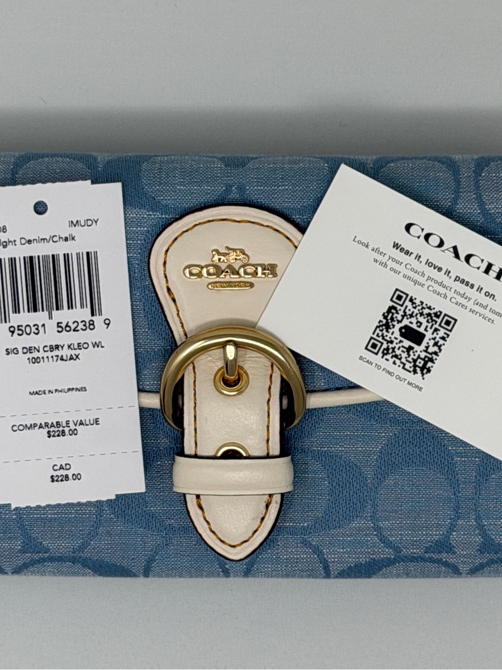 Coach Kleo Wallet - Picture 4 of 6